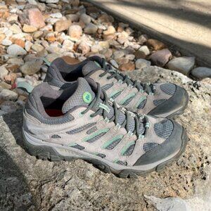 Merrell Women’s Size 10 US Shoes Moab Waterproof Hiking Shoes